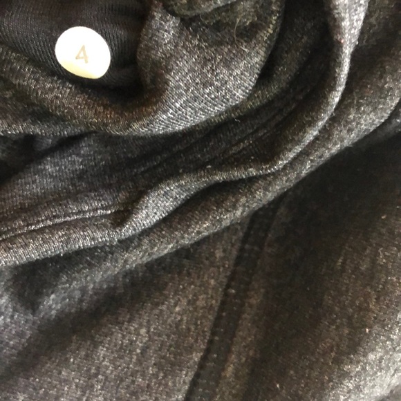 Lululemon legging size 4 - Picture 3 of 4